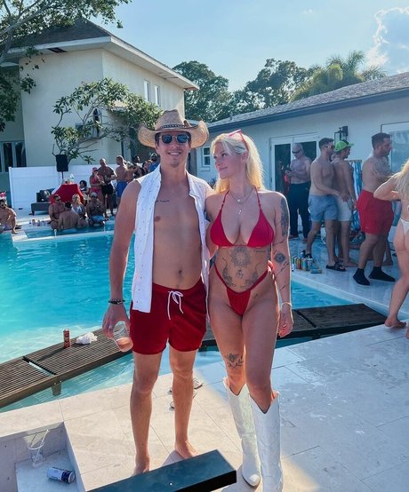 Taylor Hughs pretty star archive