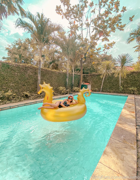 vaniawho erotic pornstar pictures