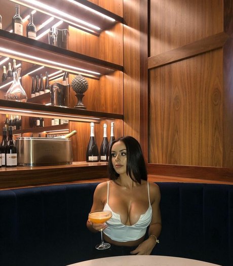 Amy Watchirs model hot images