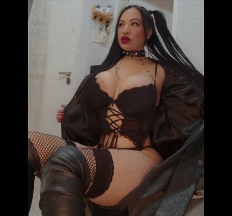 luly 000 top star pic