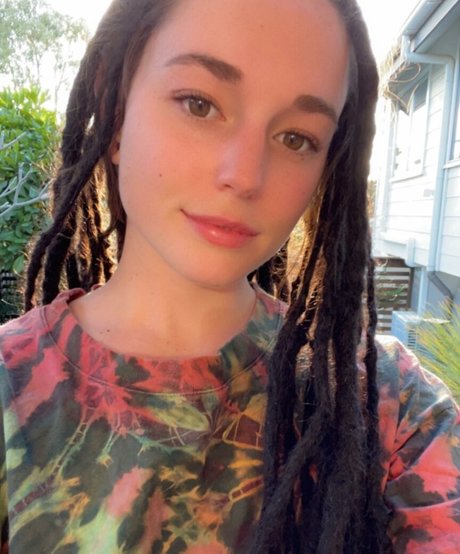 Skye Sharp model high quality pictures