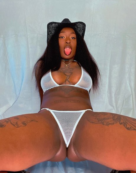 Deebott pornstar high quality pic