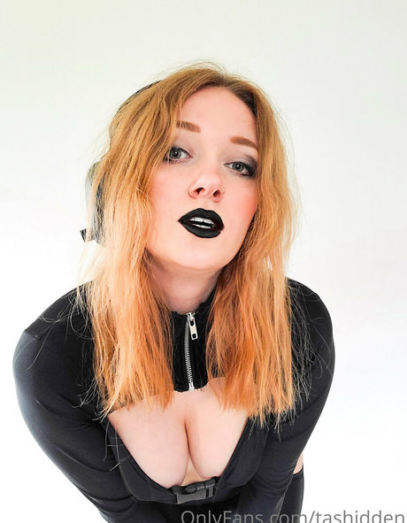 Tashidden star nudes pics