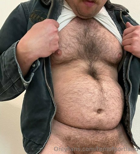 tomofportland model naked picture