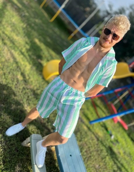 joneslyfans pretty pornstar picture