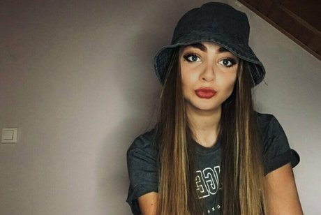 livionly model top galleries