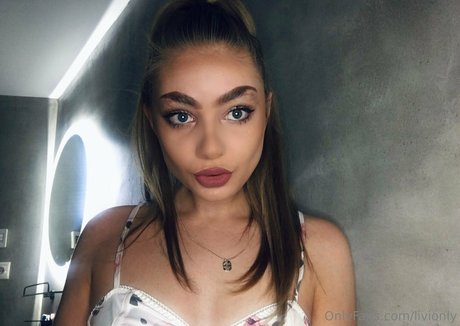 livionly profile pic