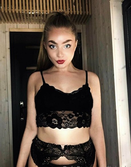 livionly erotic actress photos