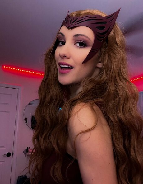 Echochlo naked pornstar img