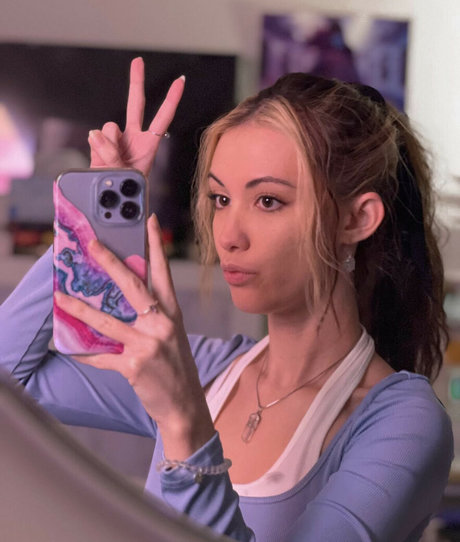 Echochlo pornstar pics