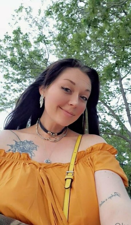 youcancallmeoly profile pic