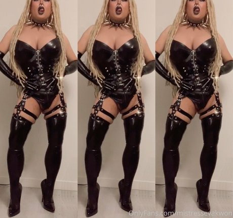 mistressyumi model exclusive images