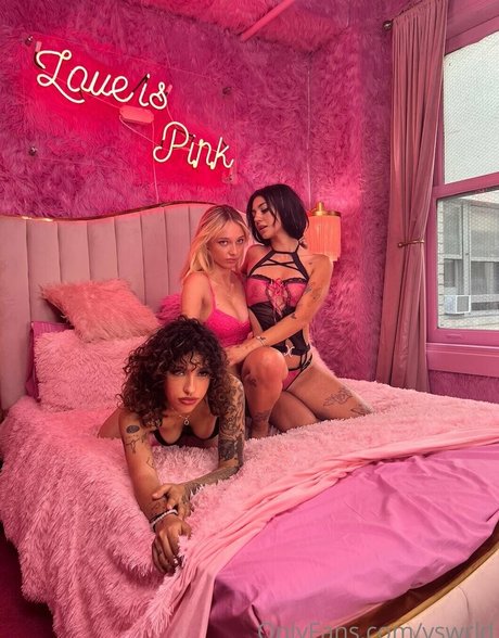 Vswrld nudes actress picture