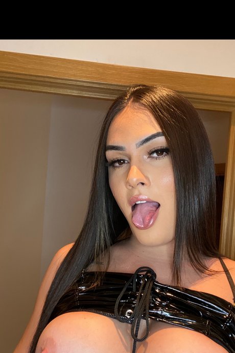 Nicole Hot model adult images