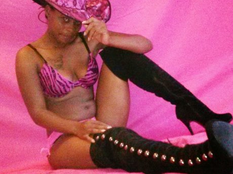 QUEENLIZZ star pretty photo