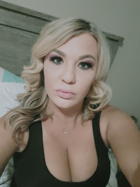 LOLO pornstar art img