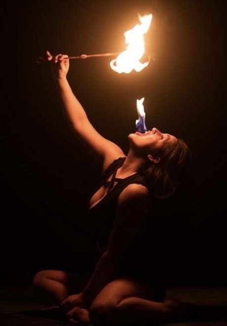 London Amore star high quality pic