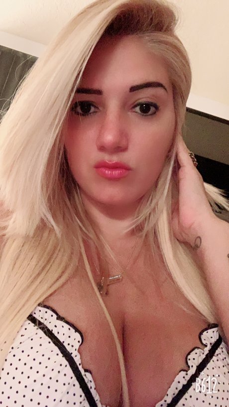 Mariana Cordeiro naked pornstar picture