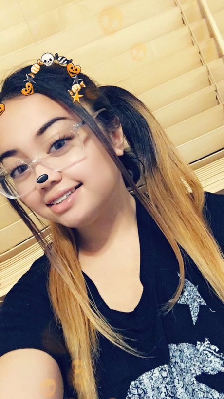 Ruby Harlow model porn pics