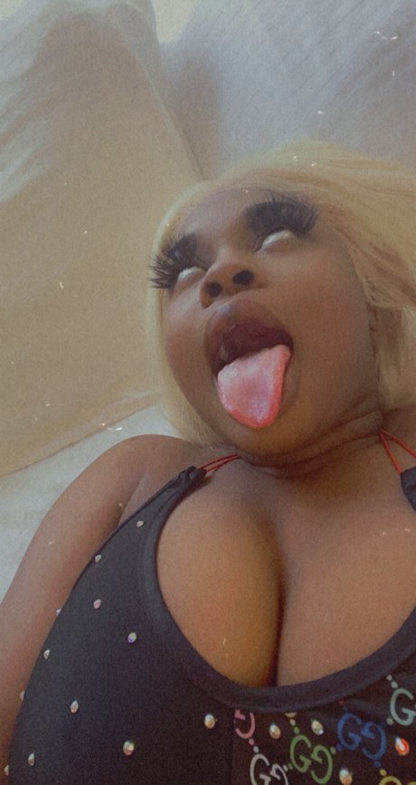 MoeStaxx star porn picture