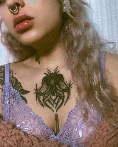 Flxwers nude star photos