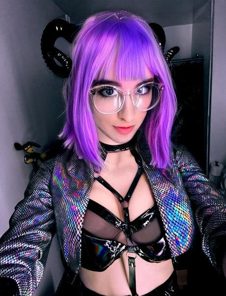 Solara Lux_ hot model img