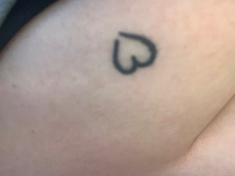 Khoochie model nude pictures