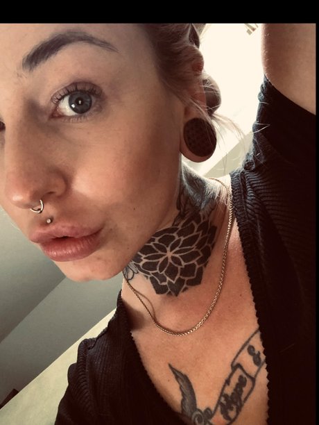 Sophie Fox beautiful model gallery