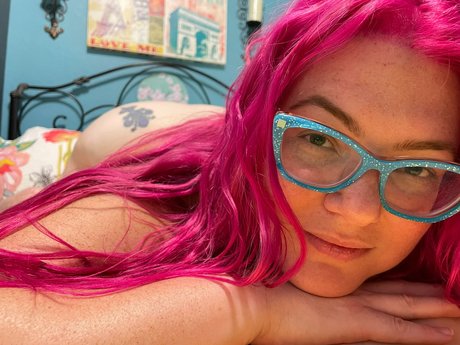 JESSIPIE model adult archive