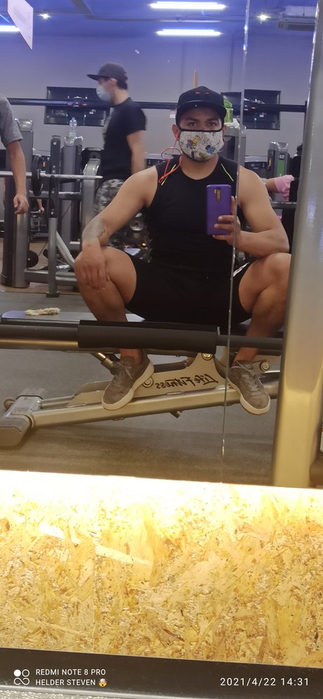 Helder Steven Valencia Gutierrez star pretty photo