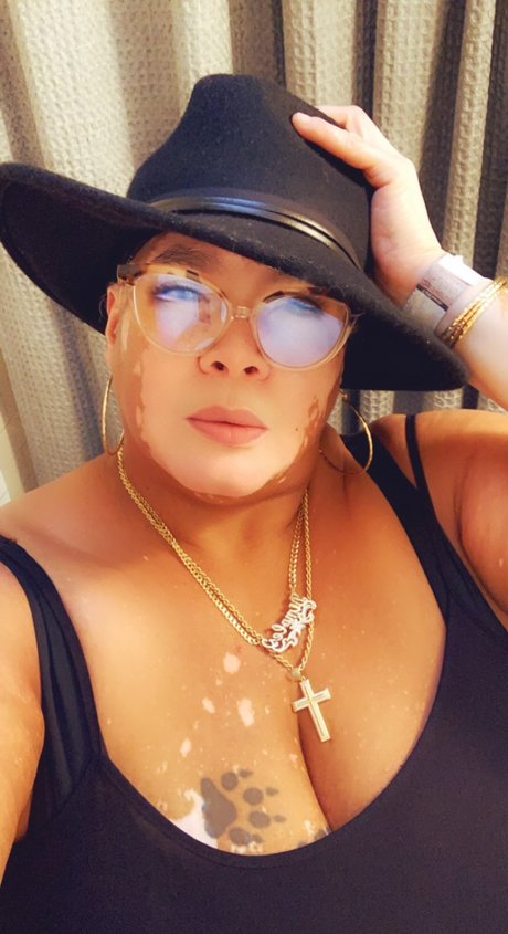 RAQUEL star art gallery