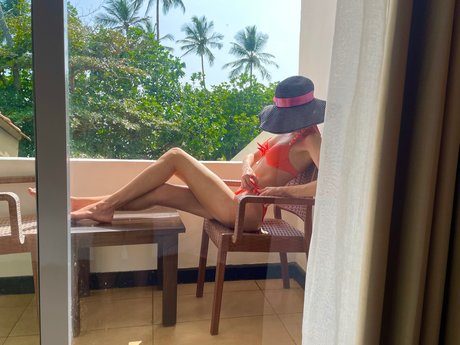 ElenaNaturalBeauty pornstar hd img