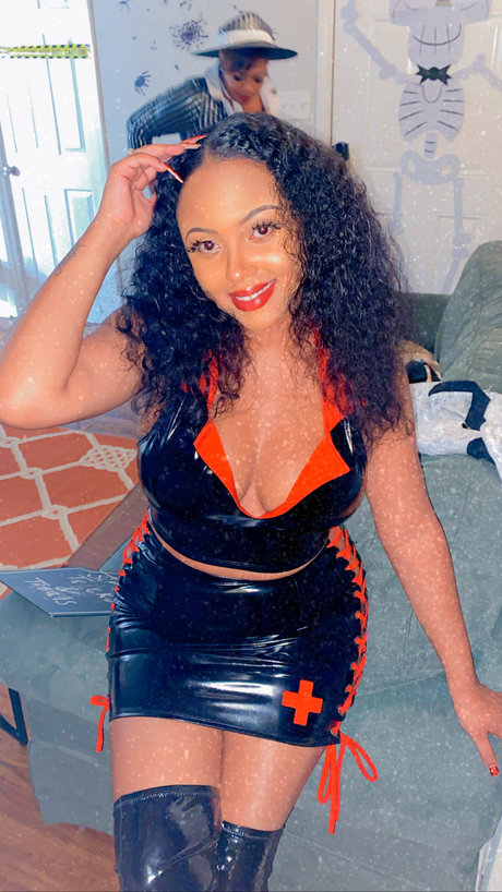 Koko Chanel star pic