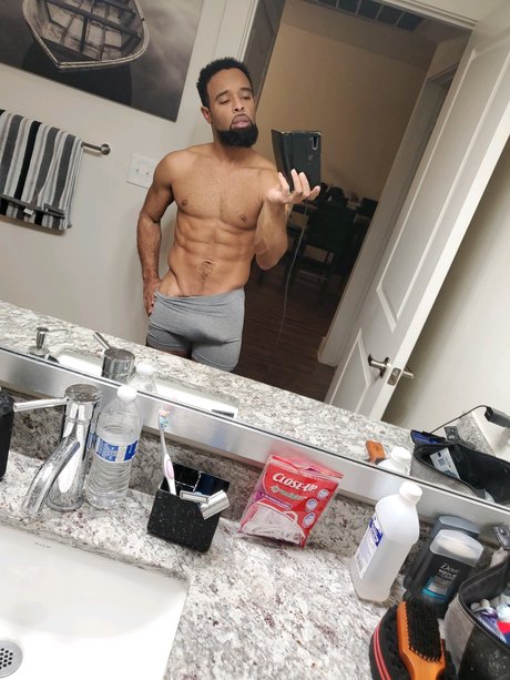 Ty Reed star nudes picture