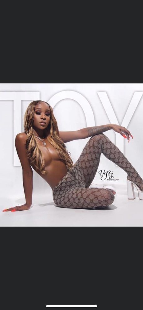 Some Elsee profile pic