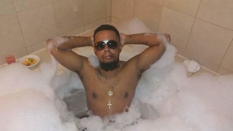 MoorMoneyDa40 star perfect images