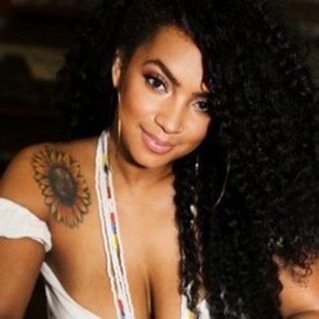 seidylanina adult model images