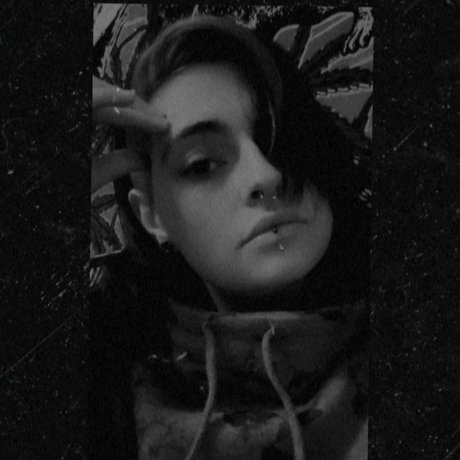 Kayven Rhiannon free actress pics