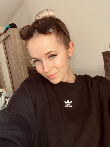 _zuzxx adult star image