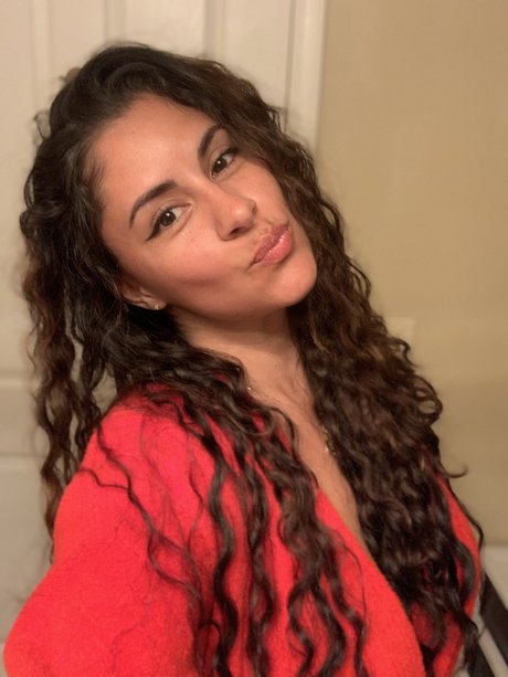 LexiLatina_ naked model pic