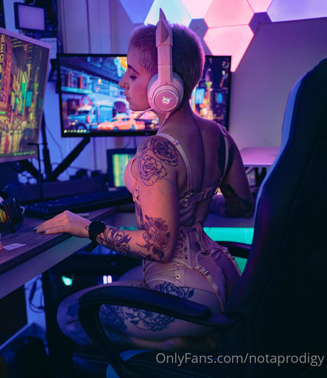 Notaprodigy model adult image