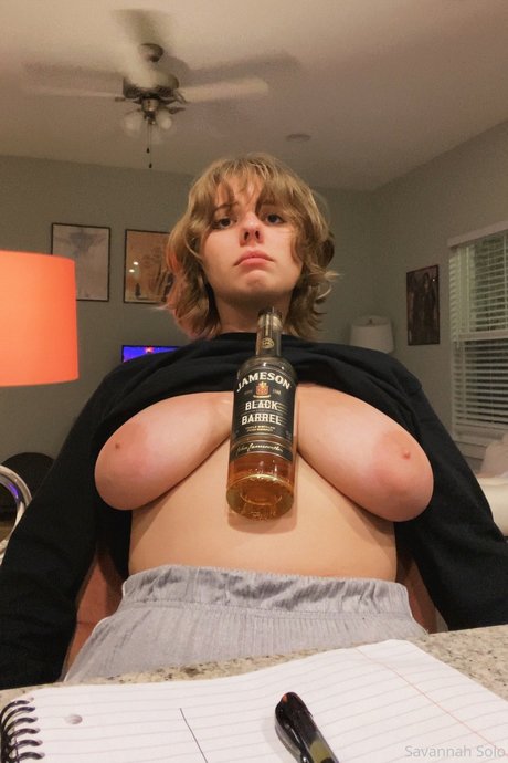 Savannah Solo model nude pic
