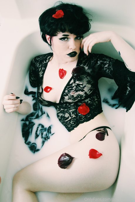 Phoenfatale pornstar xxx photos