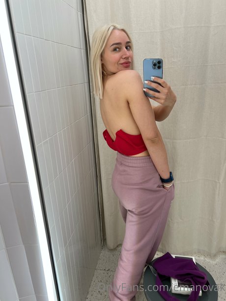 Ema Novak free model pic