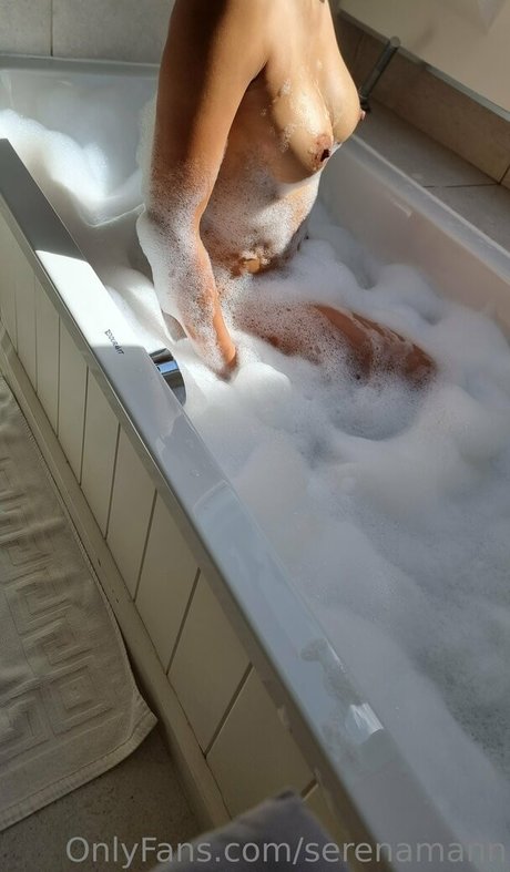 Serena Kaur Mann model beautiful pic