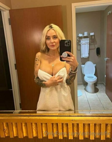 Ashley wolf beautiful star photos