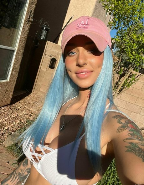 Ashley wolf pretty actress galleries