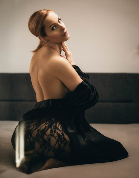 petite brunette onlyfans art nude galleries