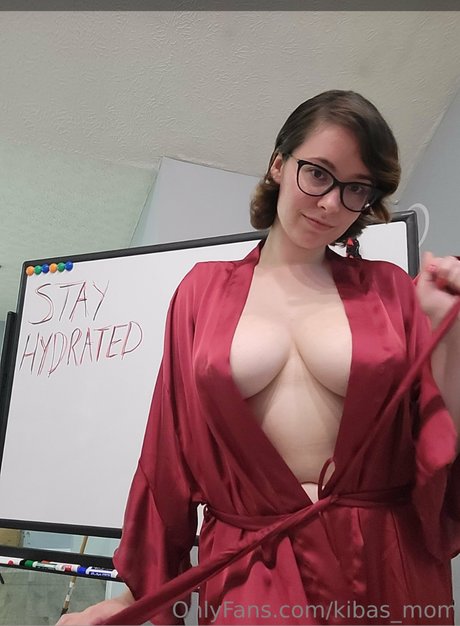 Kibas Mom best star pictures