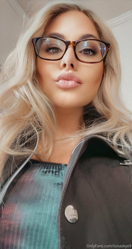 lunaskye9 nudes pornstar images